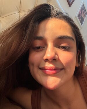 Kanchi Bhansali Instagram - I love clicking selfies