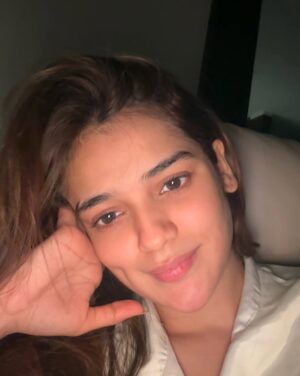Kanchi Bhansali Instagram - I love clicking selfies