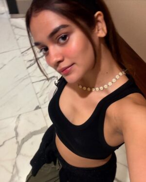 Kanchi Bhansali Instagram - I love clicking selfies