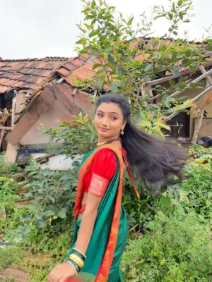 Kanchi Shinde Instagram - Aaj cha rang hirva💚