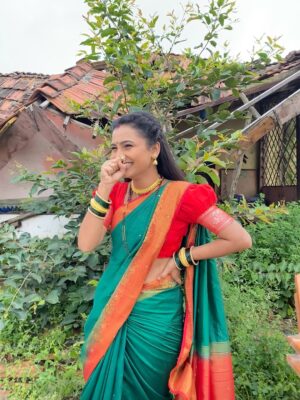 Kanchi Shinde Instagram - Aaj cha rang hirva💚