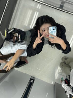 Kang Hye-won Instagram - 🪞🤳📸👀 모음