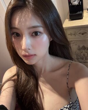 Kang Hye-won Instagram - 