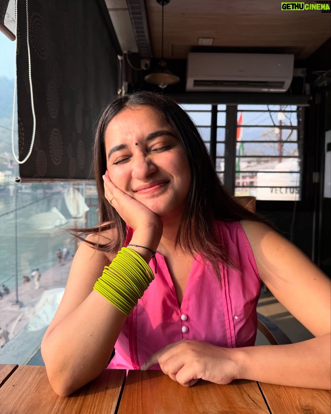 Kangan Khandelwal - 55.4K Likes - Obsessed with my Bangles🪞🪷🫶🏼
Outfit @kelin_official 
#lifeofk #rishikesh #ethnic #indianwear