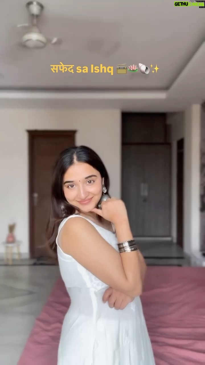 Kangan Khandelwal - 26K Likes - Gonna make my Adrak Chai now 🫖✨
Suit from @zibaacollection 🫶🏻

#lifeofk #reelsinstagram #trendingsongs #viral #suit #explore #kurti #desi #fyp
