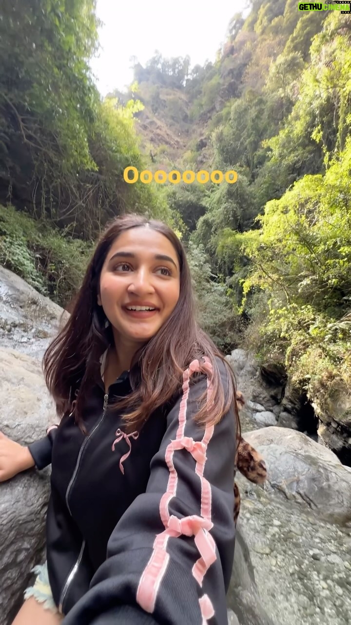 Kangan Khandelwal - 31.8K Likes - Add this to your bucket list 🥹♥️
📍Bangoru Waterfall (hidden waterfall) , Bir billing
Note : Please do not go without GUIDE
#lifeofk #trending #travel #hidden #himachal #reelsindia #reelsinstagram