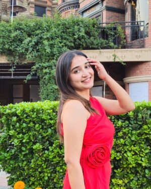 Kangan Khandelwal Instagram - You can call me Rose 🌹 
Top : @kelin_official 
#lifeofk #valentines #love #rose