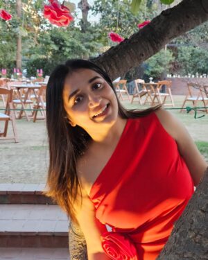 Kangan Khandelwal Instagram - You can call me Rose 🌹 
Top : @kelin_official 
#lifeofk #valentines #love #rose