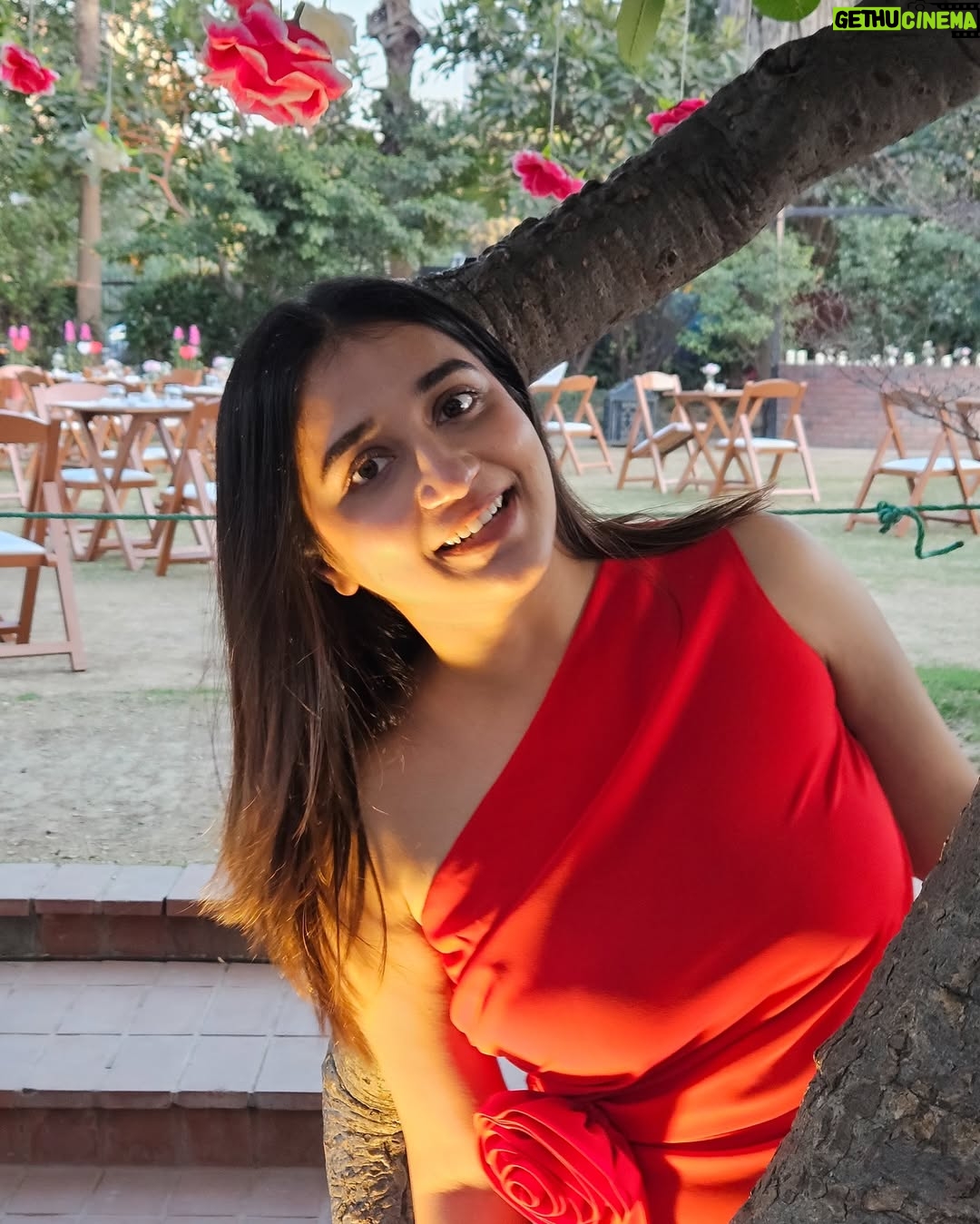 Kangan Khandelwal - 62.3K Likes - You can call me Rose 🌹 
Top : @kelin_official 
#lifeofk #valentines #love #rose