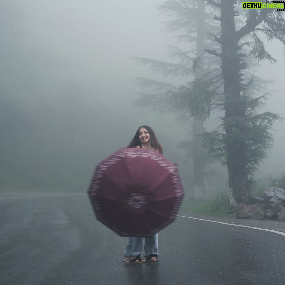 Kangan Khandelwal - 72.6K Likes - Lost in between clouds ☁️⛰️🌲
#explorer #nature #love #shimla