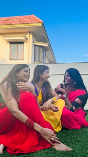 Kani Thiru Instagram - Wrapped in elegance…
Danced in colours!!!
#sisters #family #function #three #roses #dance #instagood #instareels #favourite #song