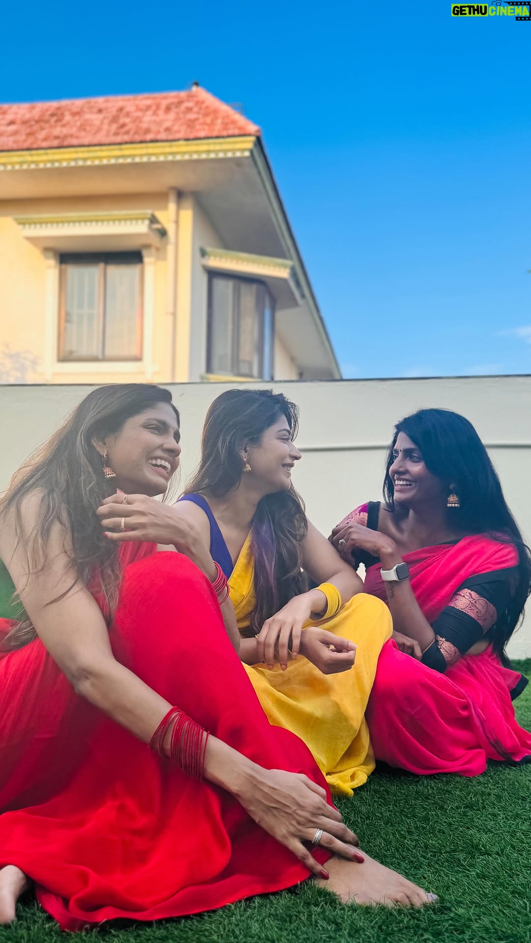 Kani Thiru - 175K Likes - Wrapped in elegance… 
Danced in colours!!! 

#sisters #family #function #three #roses #dance #instagood #instareels #favourite #song