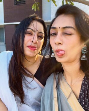Kani Thiru Instagram - My constants 👭🧍♀️🧿🧿!!