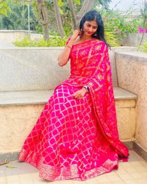 Kani Thiru Instagram - Let’s flip to traditional ✨🫶🏼👸🏻
Thanks @kirthikapremkumar for designing and styling this beautiful lehenga 💖🪷
Brand @mattramai
#goodvibes #possitivestart #newyearnewme #traditional #chennai #pink #saree #love #life #ootd