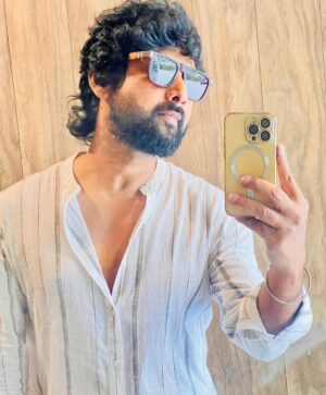 Kani Thiru Instagram - Love u da bava😘😘avloooooooo love u💖
With all the love I hold in my heart for u wishing u a life filled with beauty, joy, and everything ur soul ever dreamt of💝💝
U deserve so much more than everything u’ve already achieved✨✨ can’t wait to see it all unfold, with my hand in yours💕💞
💫 Happy happy Birthday da bava 🥳
Stay blessed 😘🫶🏼💫