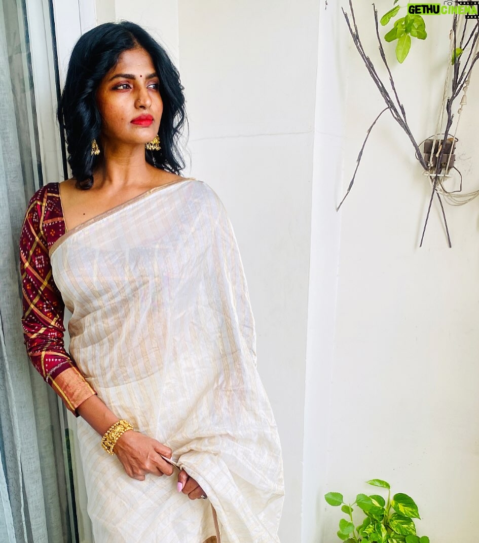Kani Thiru - 16.7K Likes - Feeling beautiful with this elegant piece of saree and blouse exclusively Design and styled by @kirthikapremkumar @mattramai 🤍🤎💕