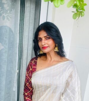 Kani Thiru Instagram - Feeling beautiful with this elegant piece of saree and blouse exclusively Design and styled by @kirthikapremkumar @mattramai 🤍🤎💕