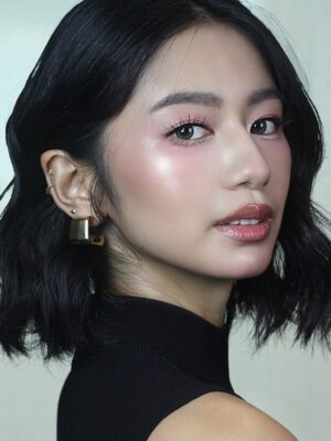 Kaori Oinuma Instagram - ⭐ 𝙆𝙖𝙤𝙧𝙞 𝙊𝙞𝙣𝙪𝙢𝙖 ⭐
Reunited with this beautiful lady. Second time on my makeup chair @kaori_oinuma for "𝙍𝙤𝙢𝙖𝙣𝙘𝙚 𝙍𝙚𝙗𝙤𝙤𝙩" of @iwantofficial Movie Screening. 🎥
Styling: @carlieheartsyou of @mesmyrrhized
Hairstyling: @sorab.siao
Makeup Artist: yours truly @guillyvalenzuela
Assisted by @njguevara of #SignaturebyGuillano
- special thanks mars @vaughnic labyah 🩵
#KaoriOinuma #Kaori #Celebritymakeupartist #celebritymakeup #makeup #makeupartist #makeupartistphilippines #makeupartistmanila #makeupartistmnl #makeupartistph #mua #muamanila #muaph #muaphilippines #hmua #hmuamanila #hmuaphilippines #hmuaph #beauty #beautymakeup #SignaturebyGuillano