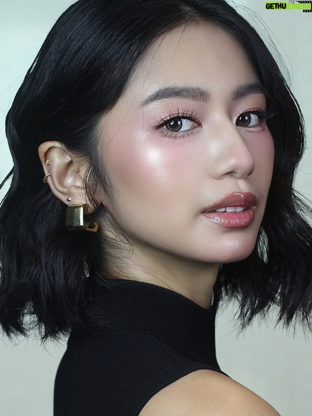 Kaori Oinuma - 7.5K Likes - ⭐ 𝙆𝙖𝙤𝙧𝙞 𝙊𝙞𝙣𝙪𝙢𝙖 ⭐

Reunited with this beautiful lady. Second time on my makeup chair @kaori_oinuma for "𝙍𝙤𝙢𝙖𝙣𝙘𝙚 𝙍𝙚𝙗𝙤𝙤𝙩" of @iwantofficial Movie Screening. 🎥

Styling: @carlieheartsyou of @mesmyrrhized
Hairstyling: @sorab.siao
Makeup Artist: yours truly @guillyvalenzuela
Assisted by @njguevara of #SignaturebyGuillano

- special thanks mars @vaughnic labyah 🩵

#KaoriOinuma #Kaori #Celebritymakeupartist #celebritymakeup  #makeup #makeupartist #makeupartistphilippines #makeupartistmanila #makeupartistmnl #makeupartistph #mua #muamanila #muaph #muaphilippines #hmua #hmuamanila #hmuaphilippines #hmuaph #beauty #beautymakeup #SignaturebyGuillano