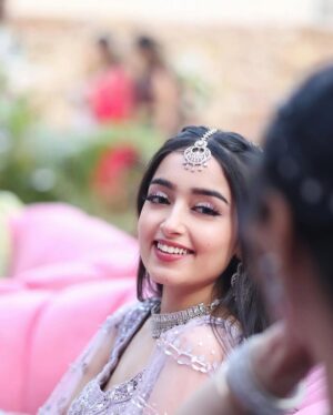 Kareena Tekwani Instagram - Pov : When the cameraman falls in love with you 💜
P.S. - Some candids that I found super cute from sissy’s wedding🙈