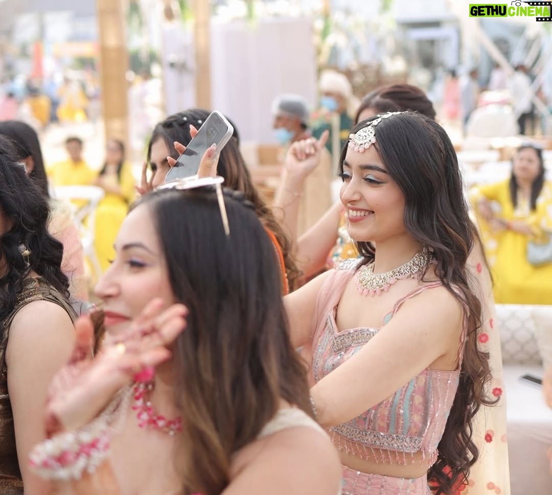 Kareena Tekwani - 3.8K Likes - My ✨vibe✨ lately💅🥰
.
.
.
#shaadiszn #weddingfits #candidshots #baaratfun #indianweddings