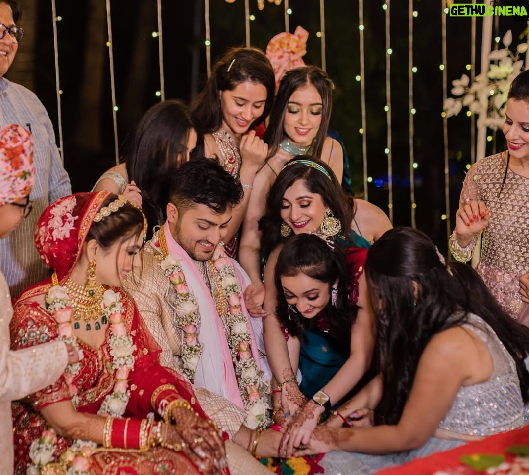 Kareena Tekwani - 3.8K Likes - My ✨vibe✨ lately💅🥰
.
.
.
#shaadiszn #weddingfits #candidshots #baaratfun #indianweddings