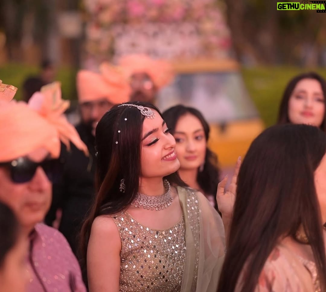 Kareena Tekwani - 3.8K Likes - My ✨vibe✨ lately💅🥰
.
.
.
#shaadiszn #weddingfits #candidshots #baaratfun #indianweddings
