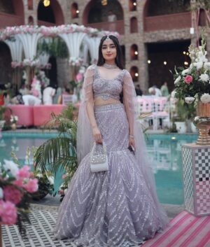 Kareena Tekwani Instagram - Desi drip💅
📸 : @parasjain_photography