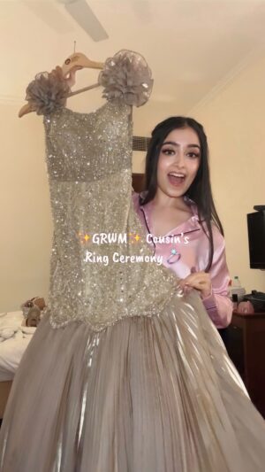 Kareena Tekwani Instagram - GRWM for Cousin’s Ring ceremony🥰✨

Made a quick last minute video while getting ready, this is from my brother’s wedding, y’all gave so much love to this look, so I decided to post thisss🫣
.
.
.
[ Indian Wedding Guest Outfit, Bridesmaid Outfit Inspo, Engagement Look, Wedding Season, Ring Ceremony Makeup, Bridesmaid Makeup Look ]