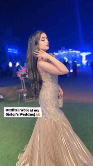 Kareena Tekwani Instagram - Outfits I wore at my Cousin’s Wedding🥰🌸
*SAVE this for future references*
Also, lemme know your favvv look down below🙈
.
.
.
(Bridesmaid Outfits, Wedding Hairstyles, Wedding Outfit Inspo, Traditional Outfits, Bridesmaid Makeup, Wedding Guest Makeup)
#weddinginspiration #weddingoutfits #haldioutfits #sangeetoutfit #phere #weddinginspo #weddingdress #lehengas #gowndress #shaadisaga #shaadiseason #bridesmaid #bridesmaidoutfit #bridesmaidhair #shaadiwaliinspirations