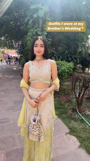 Kareena Tekwani Instagram - Outfits i wore at my Cousin’s Wedding🥰
Part-4✨
I know y’all wanted me to share all the fits i wore at my brother’s wedding in Khajuraho, so here you go guys, you can even screenshot these for future references 😍
Lemme know your favvv look down below⬇️🌸
( Wedding outfits, Wedding Outfit Inspo, Bridesmaid Outfits, Haldi Outfit, Phere Look, Ring Ceremony Outfit, Wedding Makeup, Wedding Hairstyles, Reception Fit)
#weddingoutfits #bridesmaidlehenga #weddingmakeup #weddingfits #shaadiseason❤️ #shaadisaga #shaadioutfit #weddinghairstyle #bridesmaidhair #haldilook #ringceremonylook #mehendioutfit #teamgroom