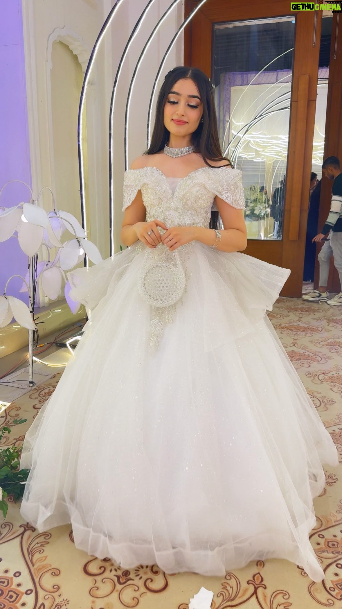 Kareena Tekwani - 8.5K Likes - Dolled up🤍
.
.
.
.
.
.
#bridesmaidoutfit #ringceremony #shaadisaga #weddingoutfits #weddingguest #shaadiseason #bridesmaid #dolledup