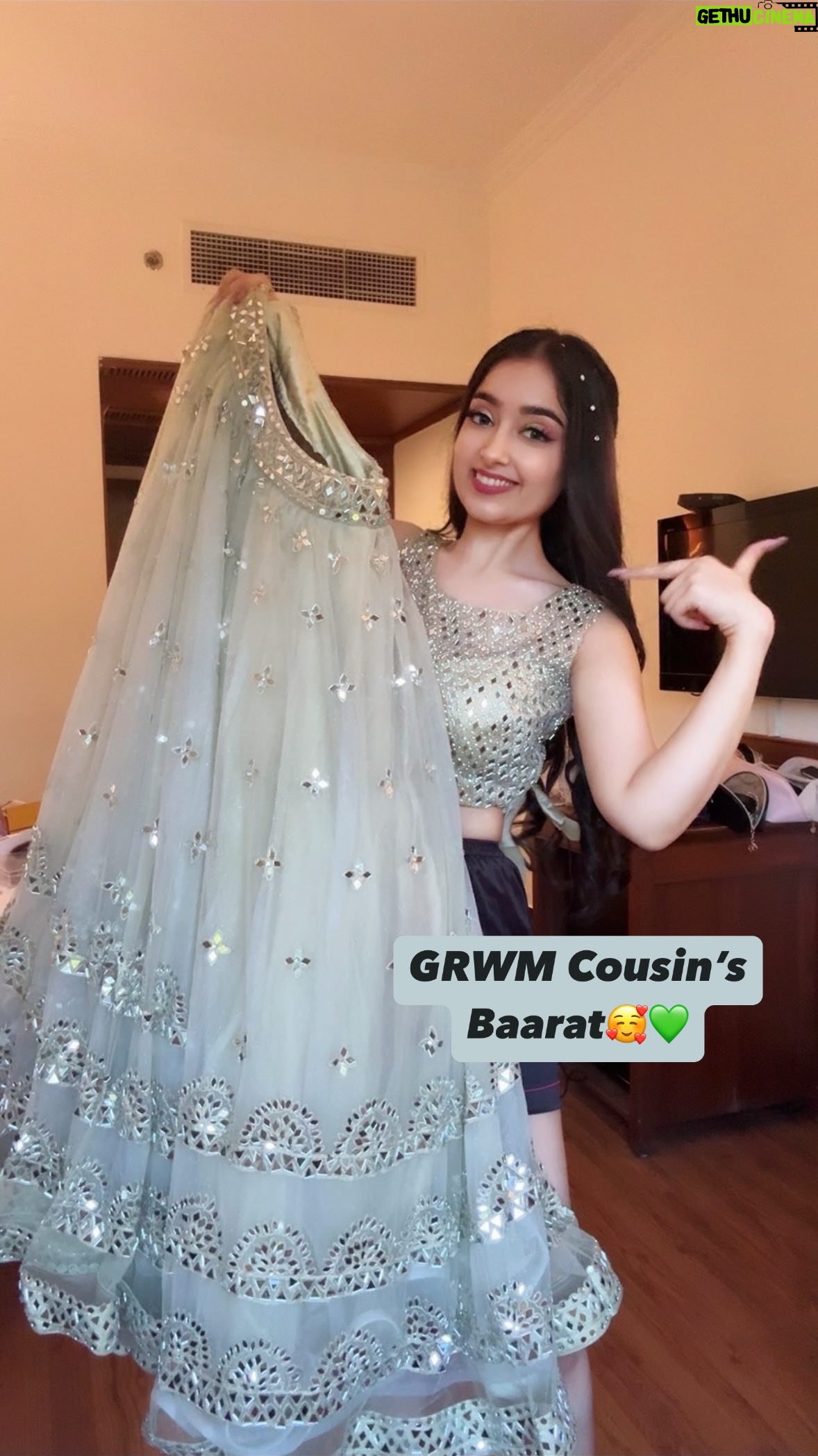Kareena Tekwani - 16.3K Likes - GRWM for Cousin’s Baarat 🥰💜

Since y’all gave soo much love to the phere grwm for my sister’s wedding, I decided to make this one on my brother’s wedding as well & tbh I LOVED the fit so much (but it was soo heavy) & this took me so long that i literally almost missed the baarat haha! 🙈

So Rate this out of 10 down below 🌸
And don’t forget to show your love if this was funn❤️

( GRWM, Lehenga, Wedding Outfit, Wedding Fit Inspo, Baarat Lehenga, Wedding Season, Phere Look, Wedding Makeup, Shaadi Season )

#weddingoutfits #bridesmaidoutfit #shaadisaga #grwmwedding #weddingmakeup #shaadioutfit #baarat #lehengawedding #shaadiwaliinspirations #weddingoutfitinspo