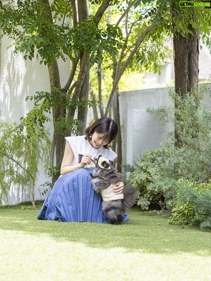 Karen Miyama - 2.8K Likes - 愛犬雑誌『Wan』10月号の表紙を
愛犬むすびと担当させていただきました✨

記念すべき回に呼んでいただき光栄です
かわいいむすびの写真とインタビューも盛りだくさんですのでぜひ…🥹

©AYAKO HACHISU