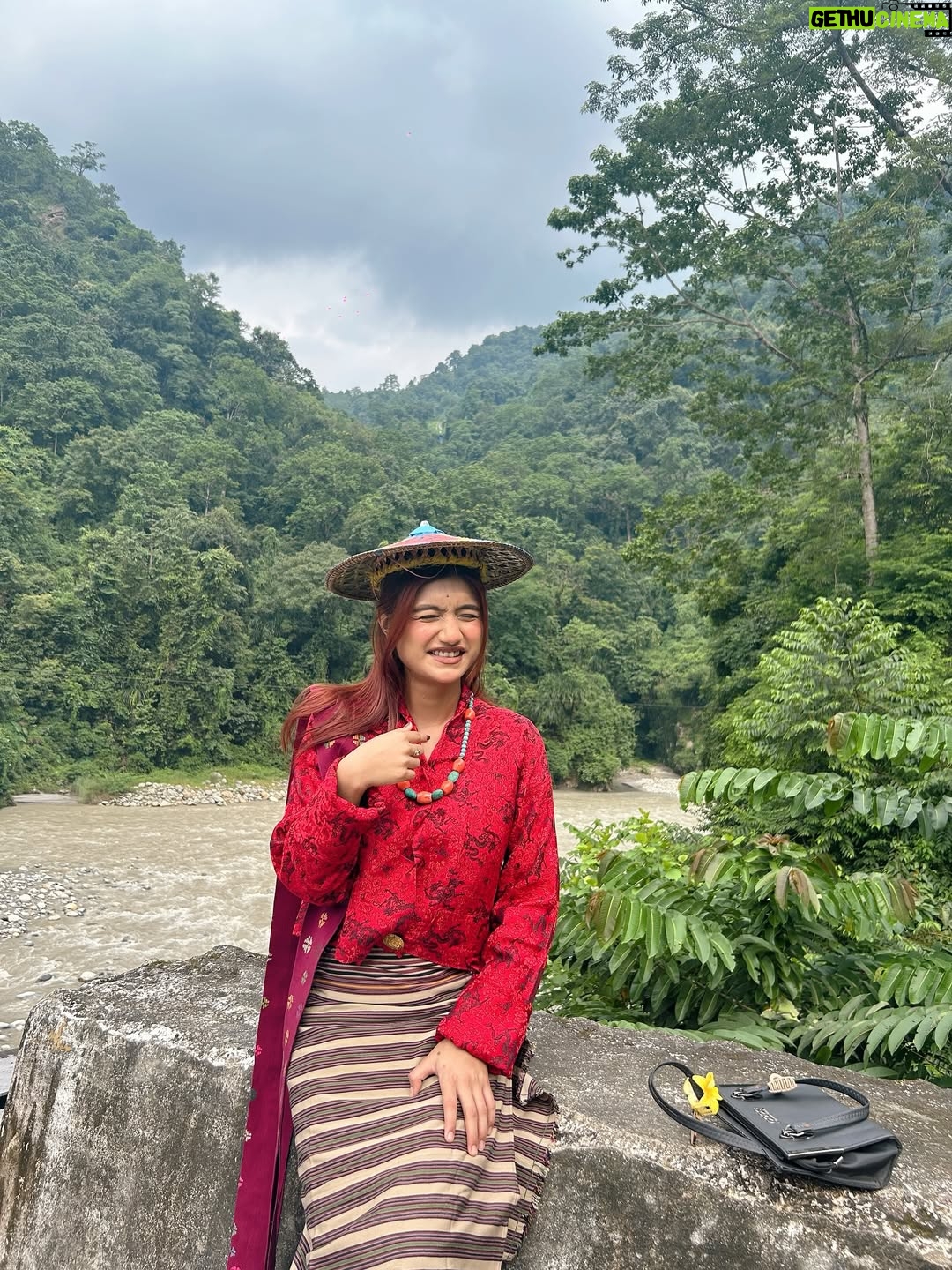 Karishmita Dass - 4.9K Likes - 🍃🤍

#explore #explorer #exploring #nature #bhutan #bhutantravel #bhutantrip #fyp #foryourpage #natures_moods #likes4followers #trending #newpost #exploring #fypviralinstagram