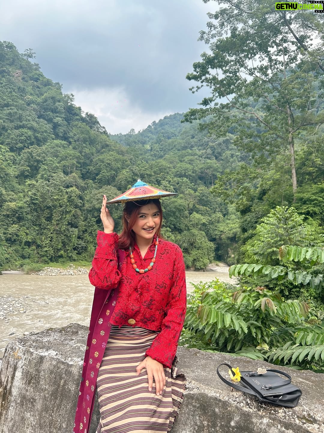 Karishmita Dass - 4.9K Likes - 🍃🤍

#explore #explorer #exploring #nature #bhutan #bhutantravel #bhutantrip #fyp #foryourpage #natures_moods #likes4followers #trending #newpost #exploring #fypviralinstagram