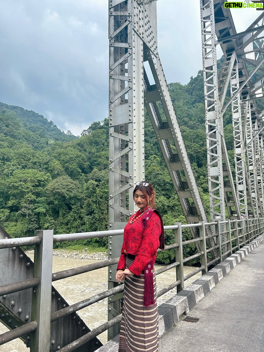 Karishmita Dass - 4.9K Likes - 🍃🤍

#explore #explorer #exploring #nature #bhutan #bhutantravel #bhutantrip #fyp #foryourpage #natures_moods #likes4followers #trending #newpost #exploring #fypviralinstagram