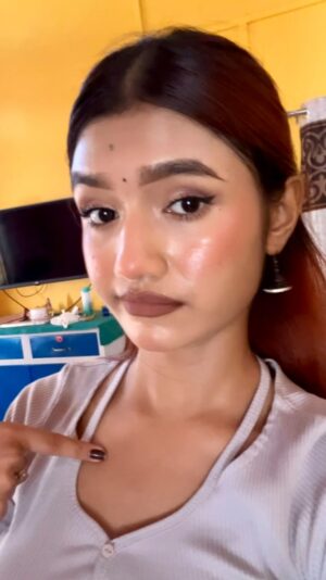 Karishmita Dass Instagram - Trend????😋
#fyp #explorepage #explorepage✨ #foryoupage #explore #fypage #explore #likexlike #exploring #reelinstagram❤️ #trending #trendy #newreel #transition #bollywoodsongs #reelsfyp #reelsviralfb