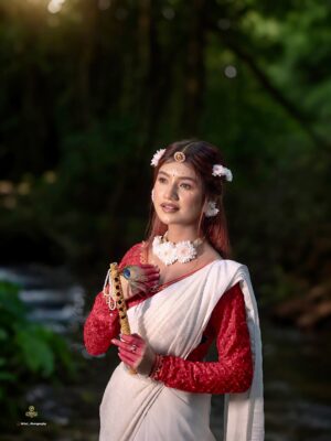 Karishmita Dass Instagram - ||राधा हृदय, कृष्ण आत्मा||🦚🤍
Makeup by @nikitaz_makeover_
Team - @vivah_story_
Picture perfect moments start here! 📸✨ Book our photography team today and let us capture your story beautifully
For More Information
Call or DM - 9706644046
#explore #janmashtami #exploring #fyp #fypシ❤️💞❤️ #fypage #likexlike #shoot #likeforfollow #followforfollow #photoshoot