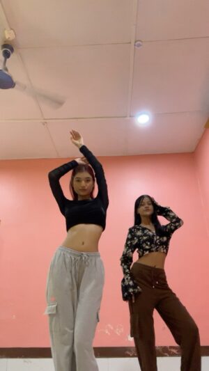 Karishmita Dass Instagram - Jadon move kare, karein Lakh Qatal🍓💃
#fyp #explorepage #fypage #foryoupage #explore #likexlike #exploremore #exploring #dance #dancetime #likeforshoutout #dancechallenge