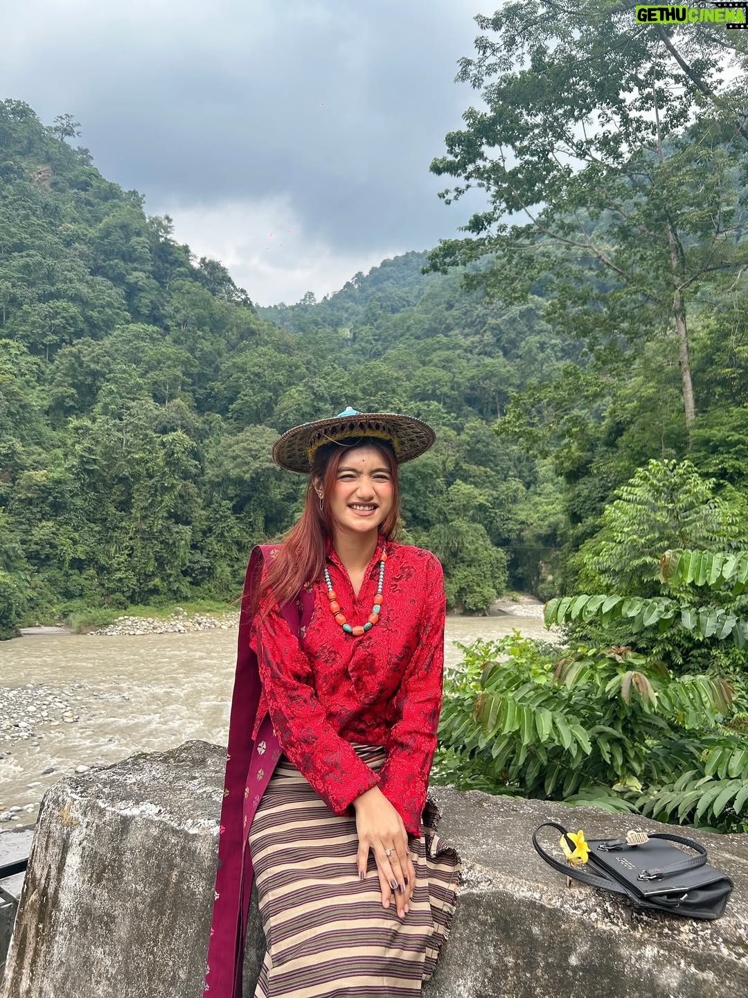 Karishmita Dass - 4.9K Likes - 🍃🤍

#explore #explorer #exploring #nature #bhutan #bhutantravel #bhutantrip #fyp #foryourpage #natures_moods #likes4followers #trending #newpost #exploring #fypviralinstagram