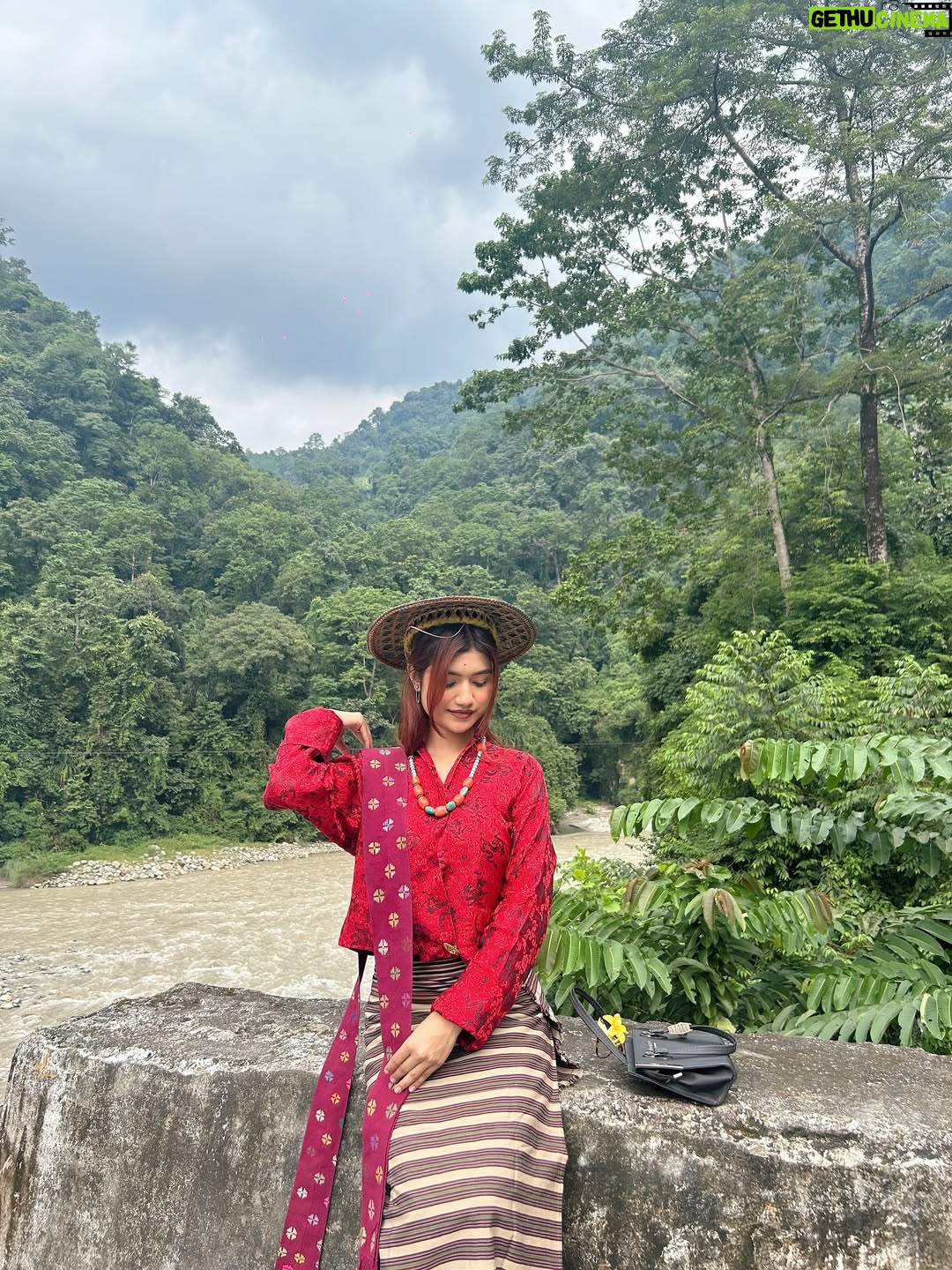 Karishmita Dass - 4.9K Likes - 🍃🤍

#explore #explorer #exploring #nature #bhutan #bhutantravel #bhutantrip #fyp #foryourpage #natures_moods #likes4followers #trending #newpost #exploring #fypviralinstagram