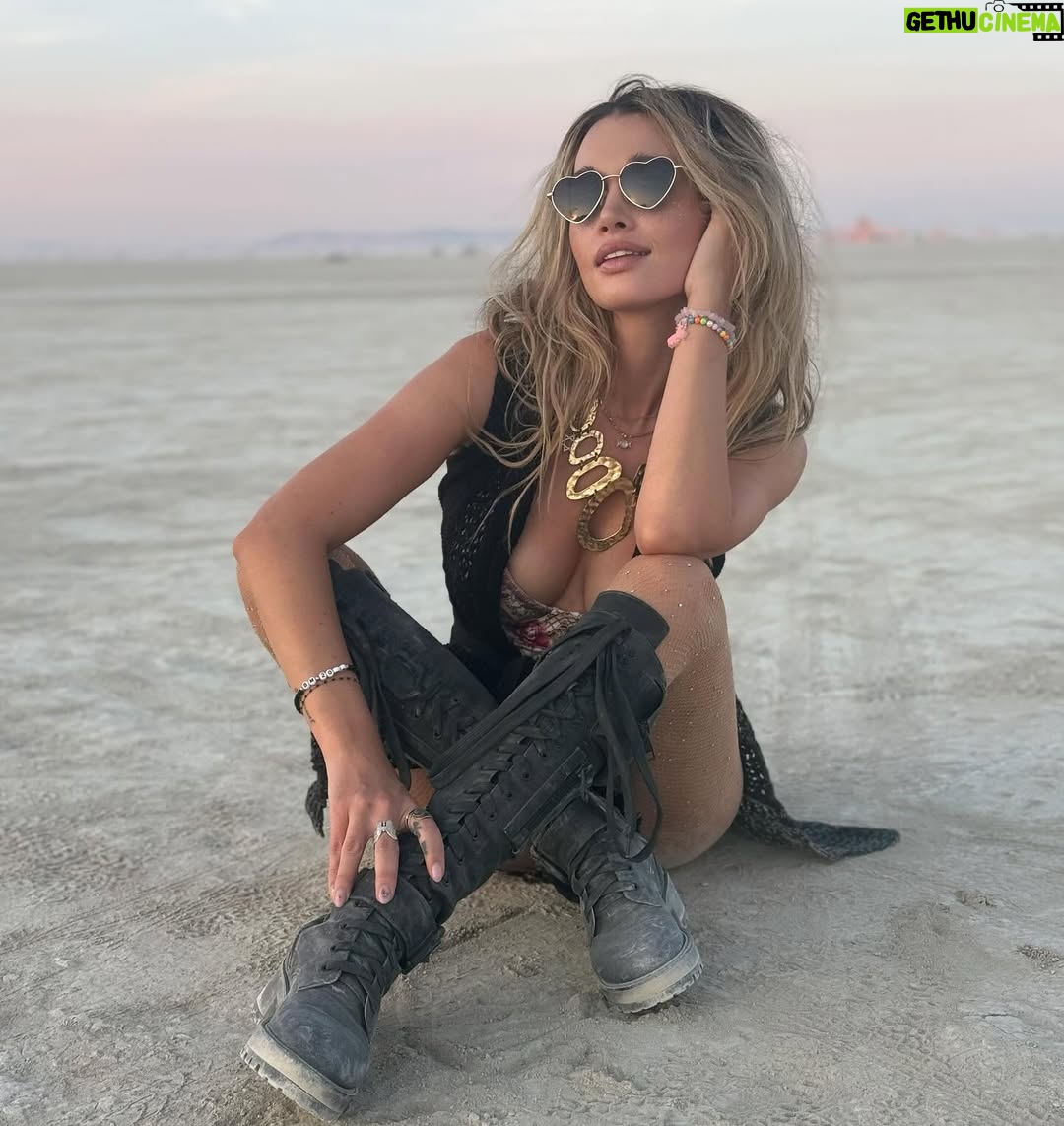 Most liked Instagram photo of Karolina Benefield