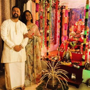 Karthika Nair Instagram - Onam ashamsakal🏵️✨

Had an Auspicious start to Onam by welcoming Ganesha to our home💛✨

Sending loads of love and light to everyone🤗

#onam #bappamorya