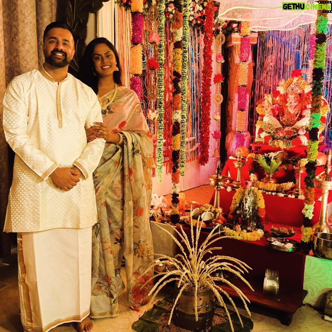 Karthika Nair - 39.1K Likes - Onam ashamsakal🏵️✨

Had an Auspicious start to Onam by welcoming Ganesha to our home💛✨

Sending loads of love and light to everyone🤗

#onam #bappamorya