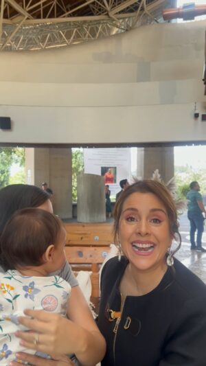 Karyme Lozano Instagram - Les tengo una maravillosa noticia una gran SORPRESA!!! Voy a ser abuela otra vez!