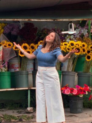 Karyme Lozano Instagram - Cuando uno florece, florecemos todos! 🌻🌻🌻🌻 ¿Qué tal su fin de semana? #efectogirasol
#karymelozano #efectogirasolconkaryme #goodvibes