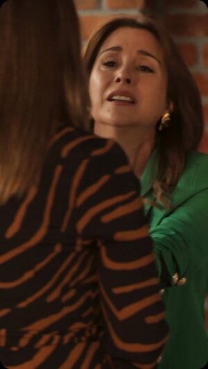 Karyme Lozano Instagram - El cuerpo de Reneta comienza a reaccionar mal de tanto estrés 😪
#MiAmorSinTiempo, lunes a vierens 6:30 p. m. MEX #ConLasEstrellas