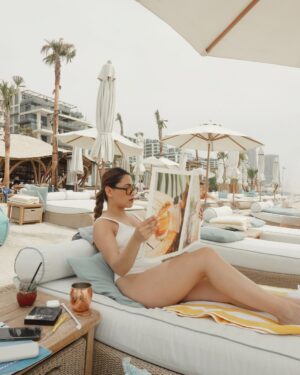 Kashish Dadhwal Instagram - perfect start to summers 🥥☀️🌊🐚🌴
🏷️
Swimwear- @hm
Sunglasses- @hm