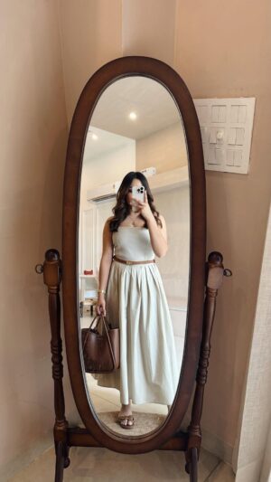 Kashish Dadhwal Instagram - Outfit of the day 🥨🐻🥠
🏷️
Top- @zara
Skirt- @mango
Belt- @ssnbelts
Bag- @charleskeithofficial
Flats- @zara
Everything is linked in my broadcast channel🤍